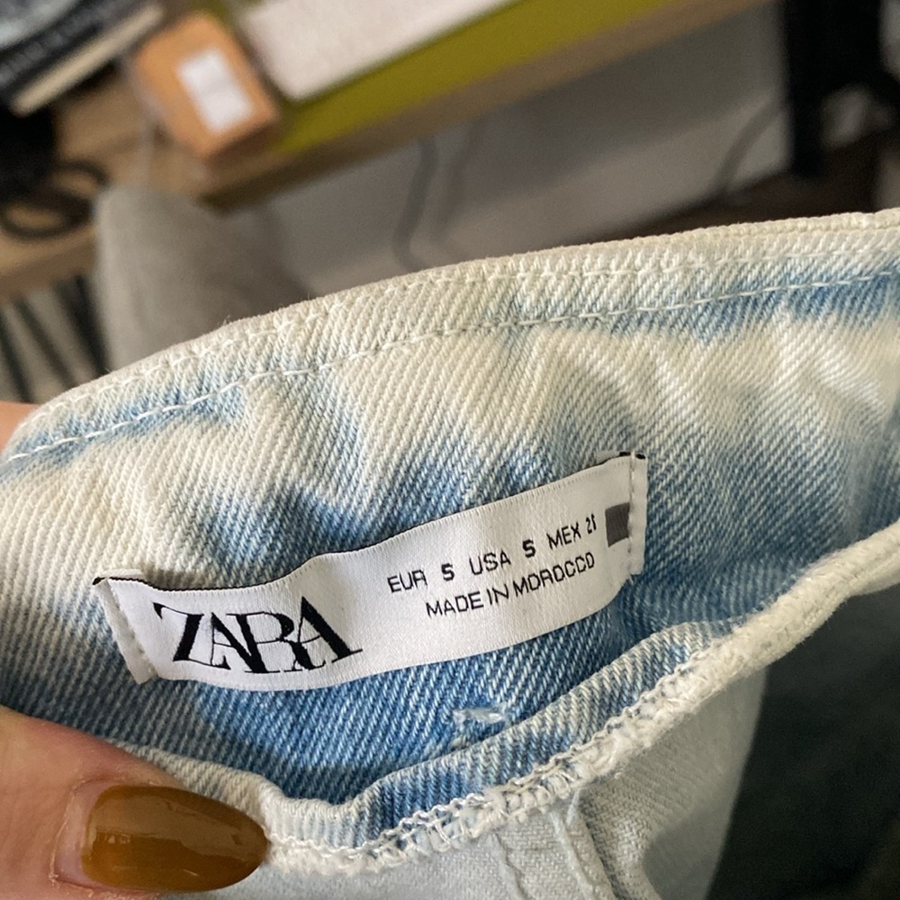 Zara button front high rise bleach wash denim shorts. - Picture 6 of 6